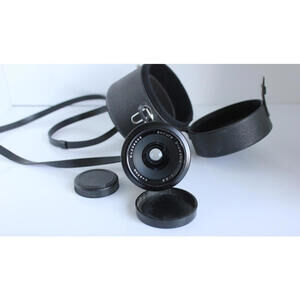 Vintage Accura Diamatic 35mm f/2.8 Manual Focus Wide-Angle Lens w/leather Case